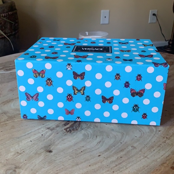 VERSACE Gift Box - - Picture 6 of 8